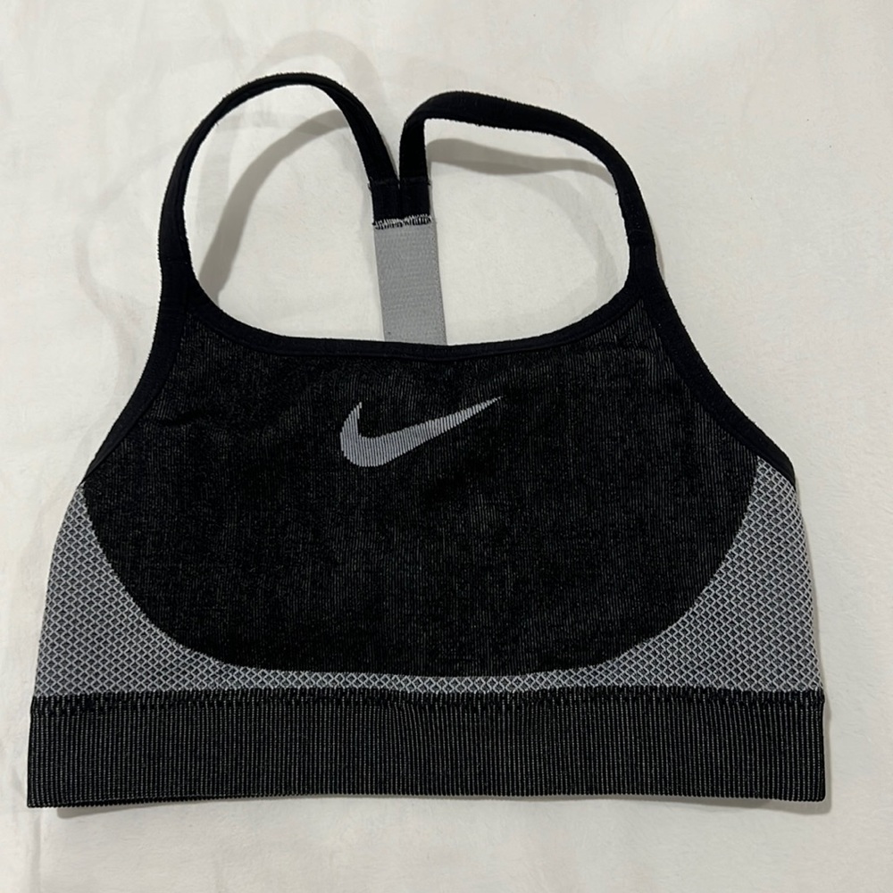 Nike dri-fit sports bra